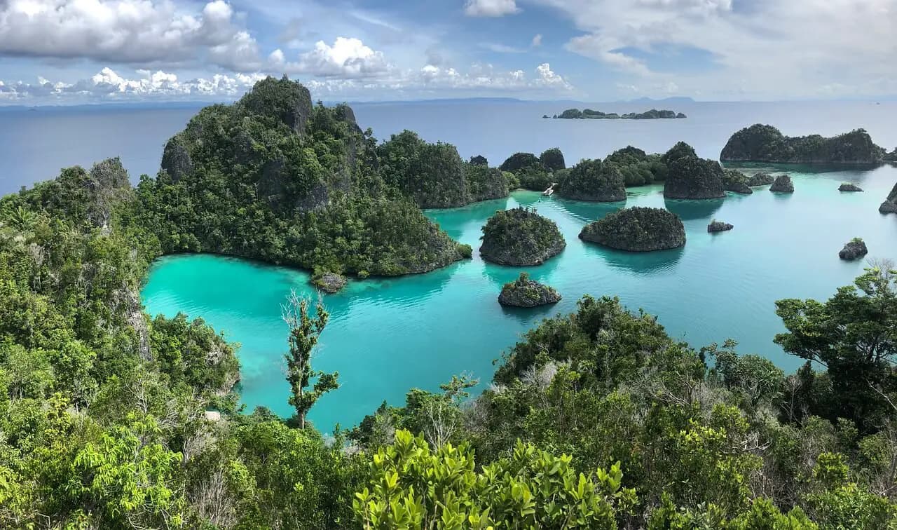 Raja Ampat Dive Experience Boat Route